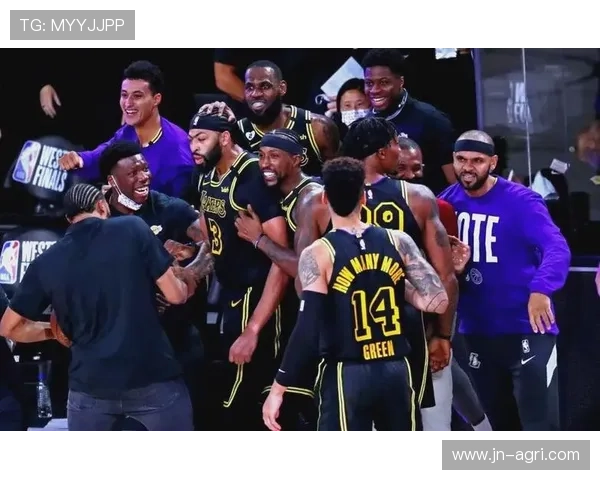 湖人加时险胜掘金五人表现出色