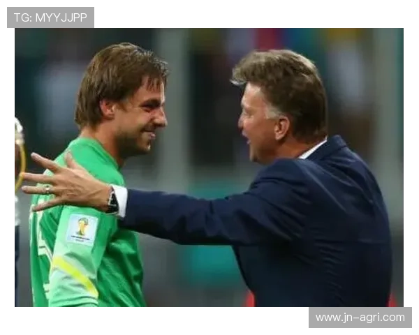 塞维主席：频换主帅反映管理问题